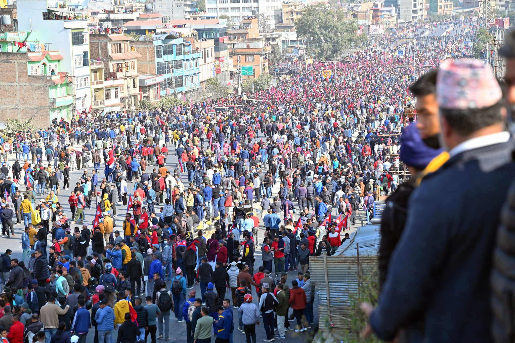 दुर्गा प्रसाईंले अब शहर छिर्ने भनेपछि बल्खुमा झडप